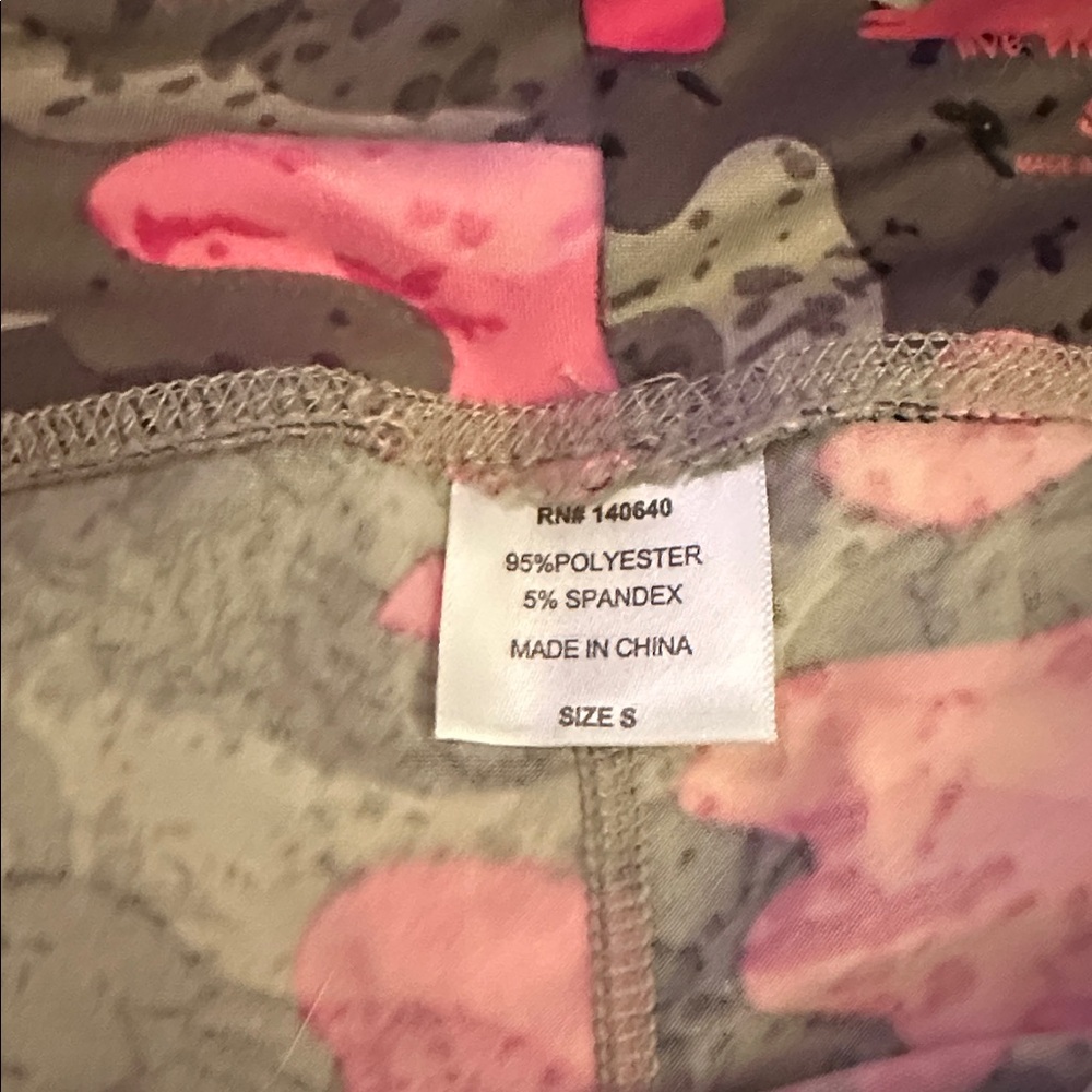 Pink Camo Leggings with Ribbon Detail - Picture 4 of 5
